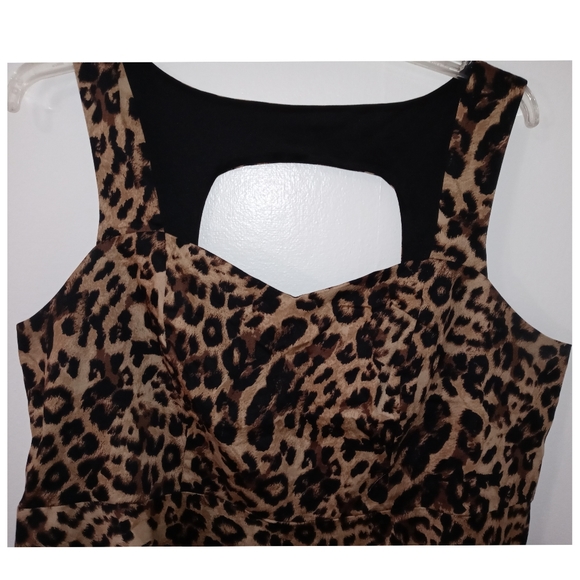 Torrid Leopard Print Sleeveless Back Cut Out Peplum Blouse tank Size 3X 22 24 - Picture 4 of 7